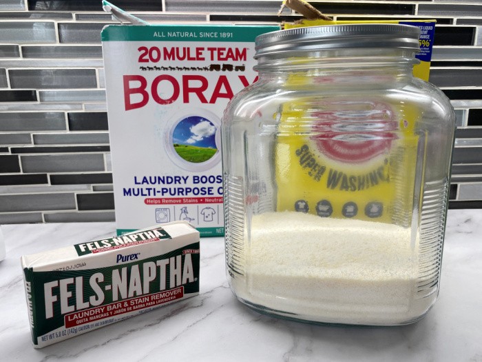 DIY – laundry detergent container