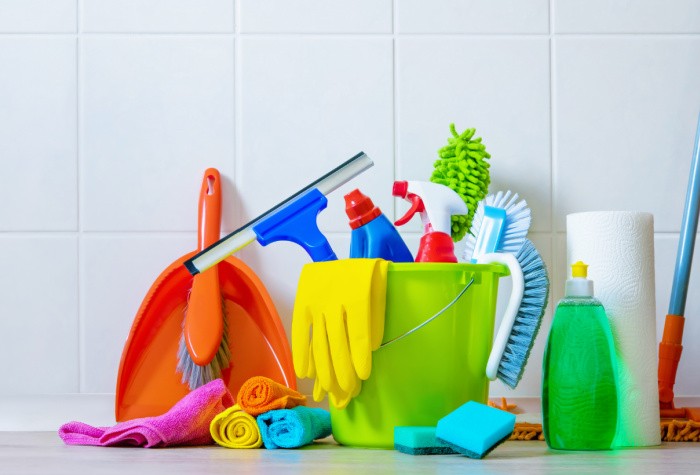 20 Items For Emergency Cleaning Buckets - Food Storage Moms