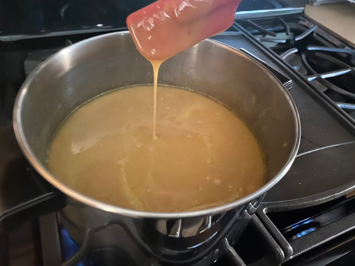 Keep stirring the caramel