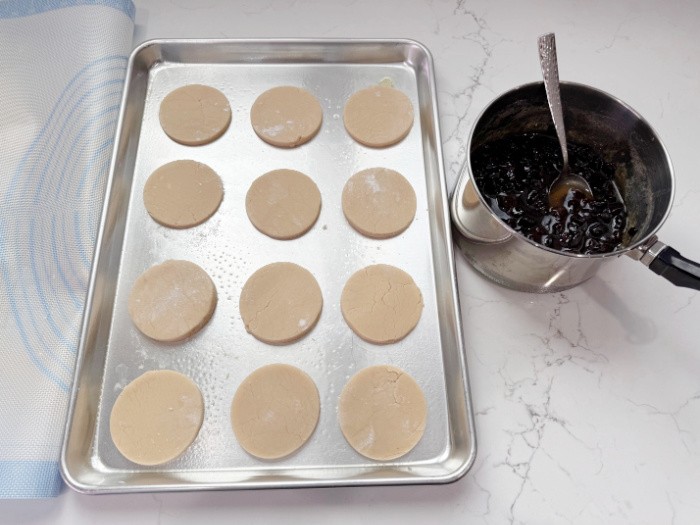 Raisin Filled Cookies First Layer Of Cookies