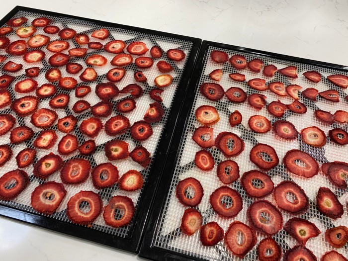 Dehydrating Strawberries 