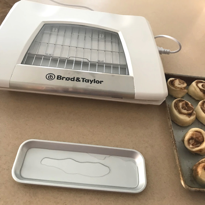 https://www.foodstoragemoms.com/wp-content/uploads/2019/09/How-To-Make-The-Very-Best-Cinnamon-Rolls6.jpg