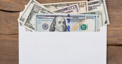 How to Stick to Using Cash on a Daily Basis