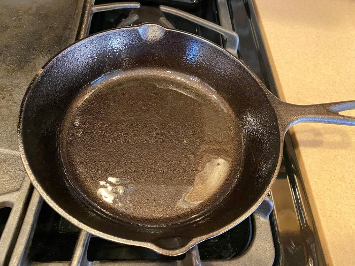 Cast iron pan