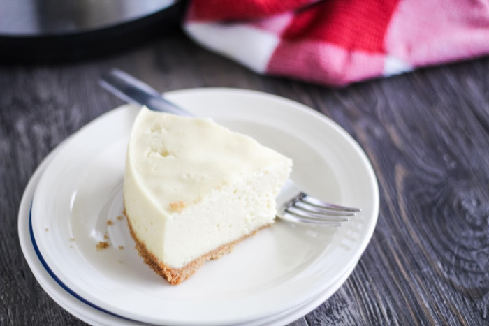 Cheesecake Plain Slice with Fork