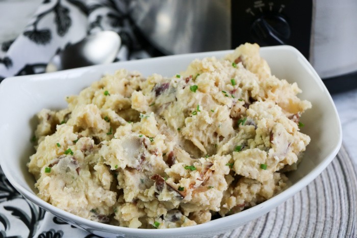 The Best Slow Cooker Garlic Mashed Potatoes