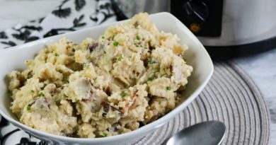 The Best Slow Cooker Garlic Mashed Potatoes