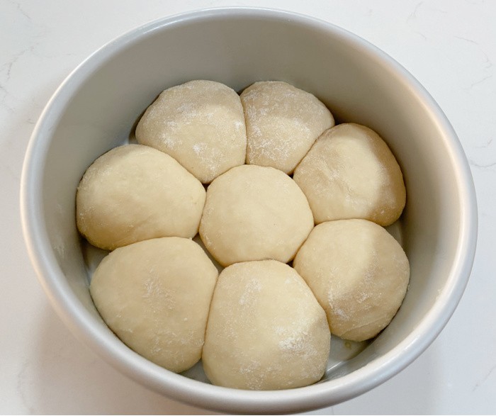 Dinner rolls ready to bake