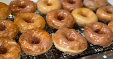 How to Make Vintage Glazed Doughnuts