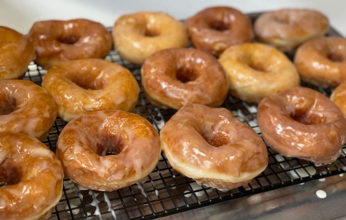 How to Make Vintage Glazed Doughnuts