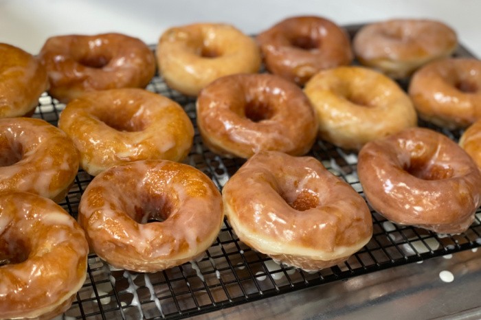 How to Make Vintage Glazed Doughnuts