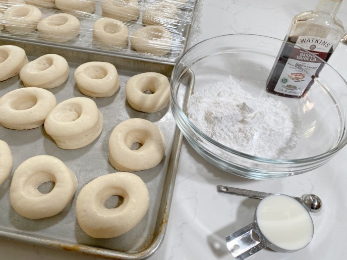 How to Make Vintage Glazed Doughnuts