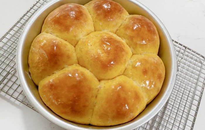 Easy To Make Pumpkin Dinner Rolls
