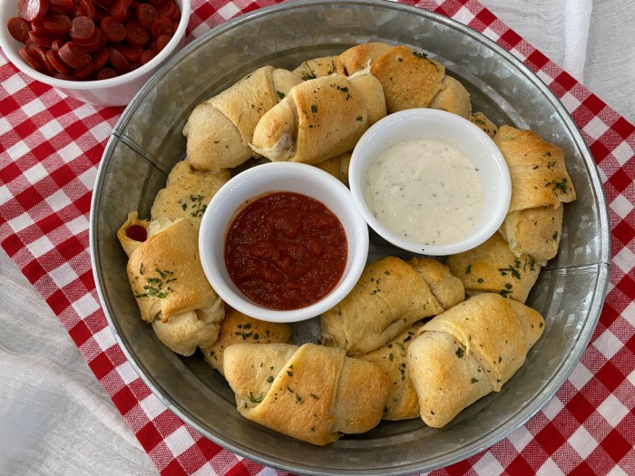 Easy-To-Make Mini Pizza Roll-Ups - Food Storage Moms