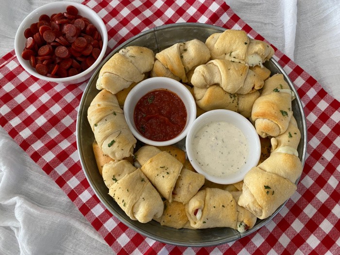 Easy-To-Make Mini Pizza Roll-Ups