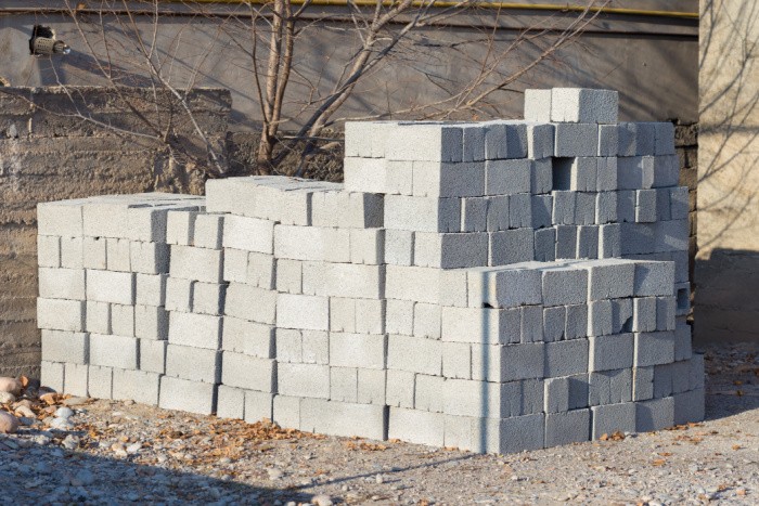 13 Ways to Use Cinder Blocks - Food Storage Moms