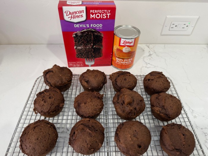 Pumpkin Chocolate Cake Muffins