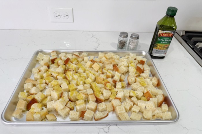 Bread Cubes Without Salt and Pepper