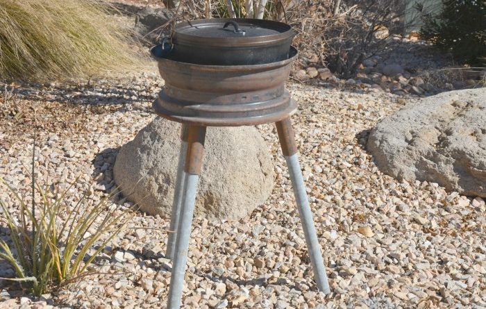 Dutch Oven Stand With 6 Quart Dutch Oven