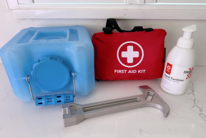 War WaterBrick 4 in 1 Tool Hand Sanitizer